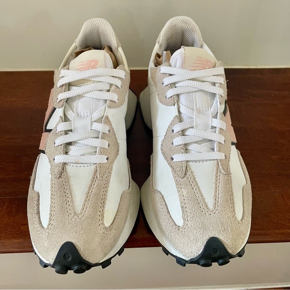 New Balance Women's Sneakers 327 Gray and White ‘Dusty Pink’ Size US 6 - Picture 3 of 9